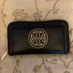 Like NEW Tory Burch Wallet